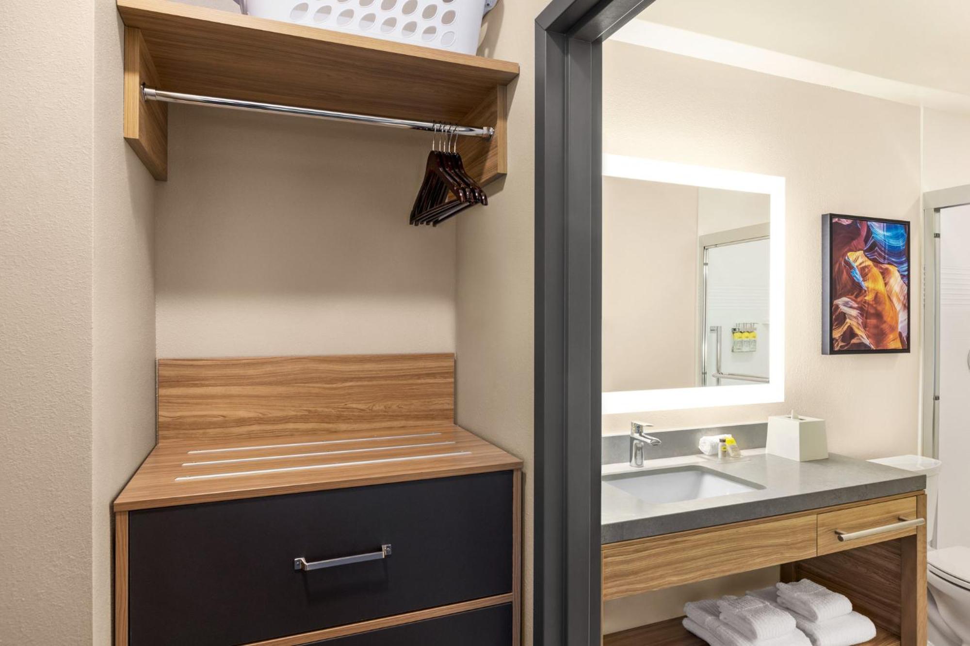 Candlewood Suites Pecos By Ihg Bagian luar foto