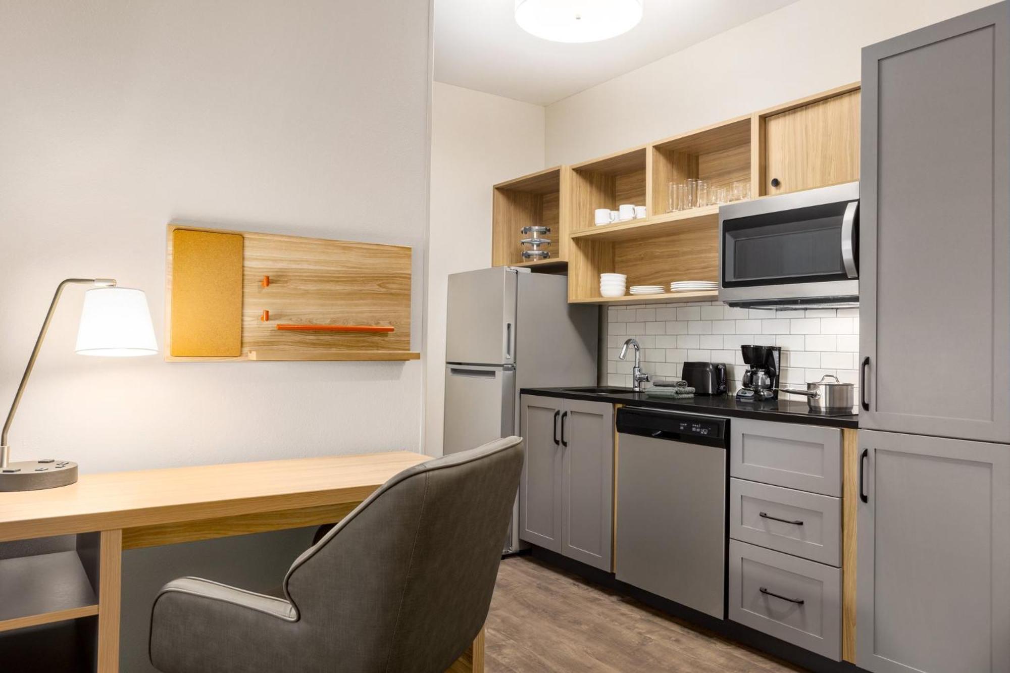Candlewood Suites Pecos By Ihg Bagian luar foto